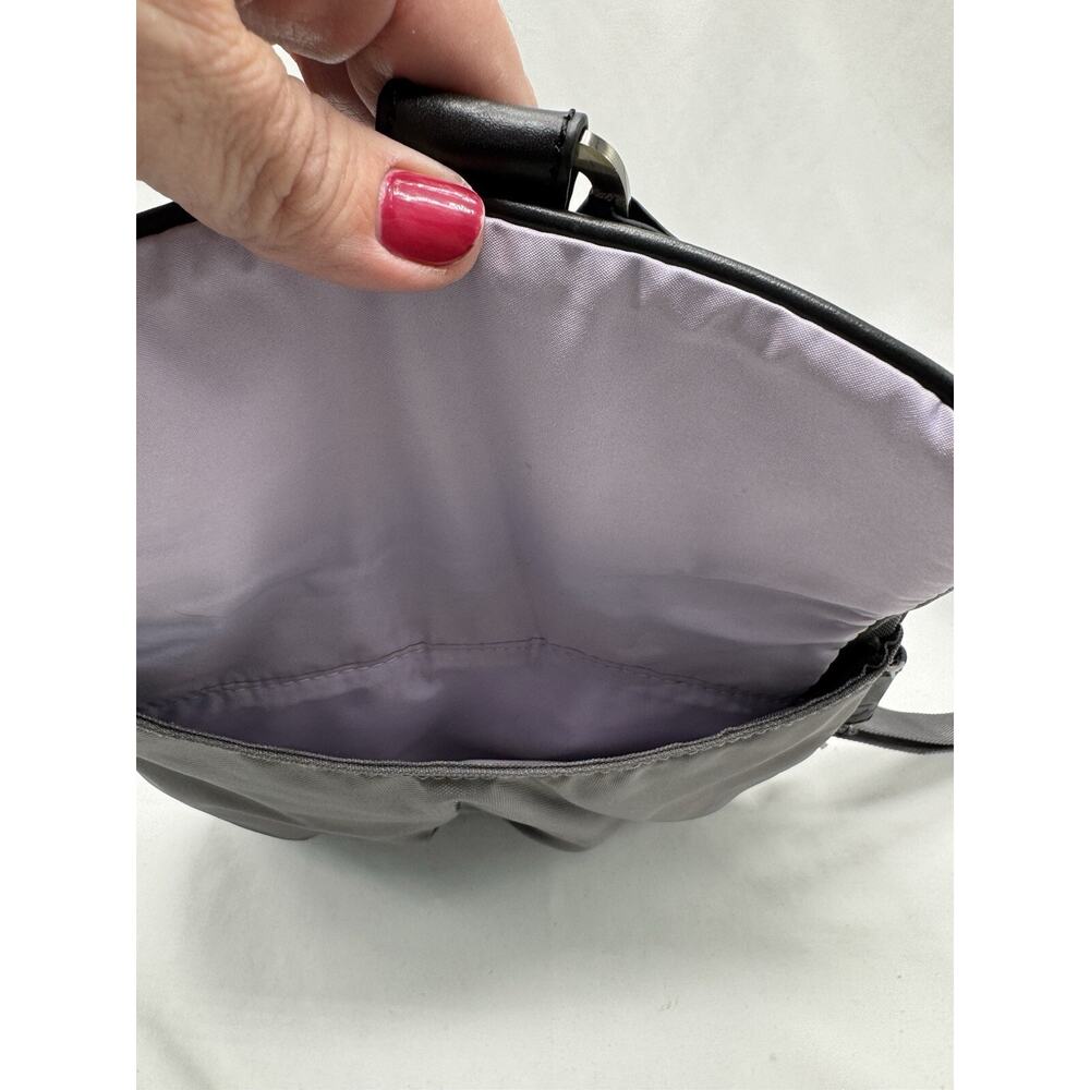 Mosey Life by Baggallini Caster Cross Body Purse Gray Lavender Lining Preowned - Picture 5 of 14